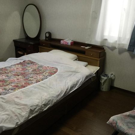 Guesthouse Cosmo Tokushima Exteriör bild